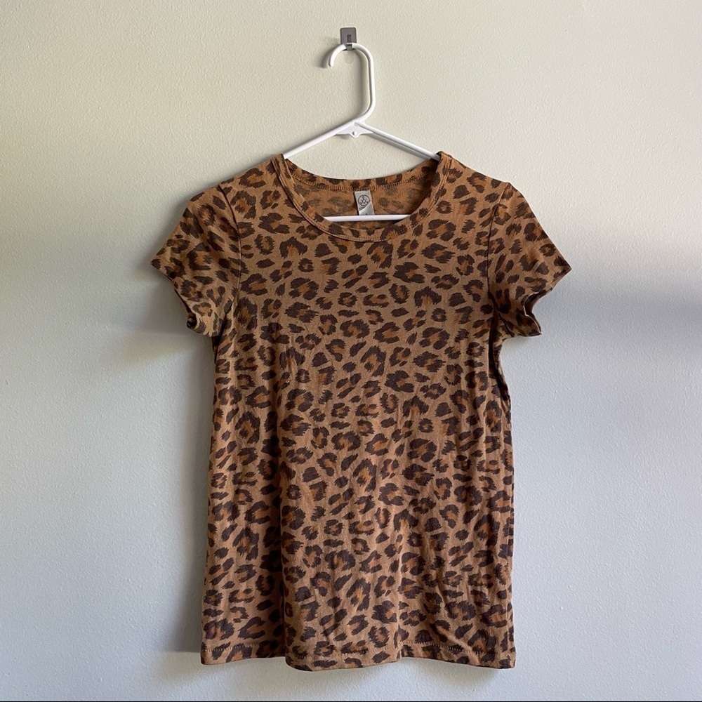 3/ $25 S- Alternative‎ Leopard Cheetah Print Animal Print Short Sleeve Women’s